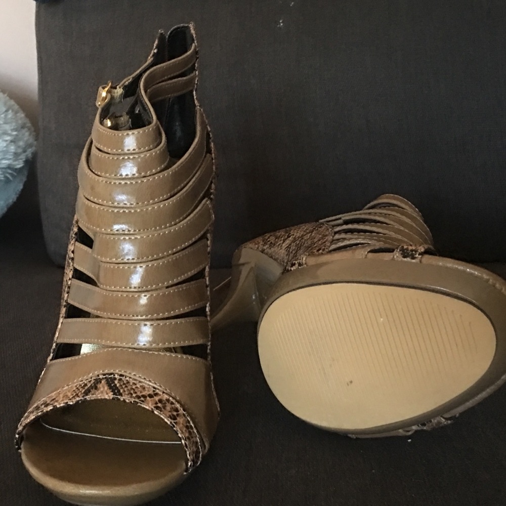 Shoes - Picture 2 of 2